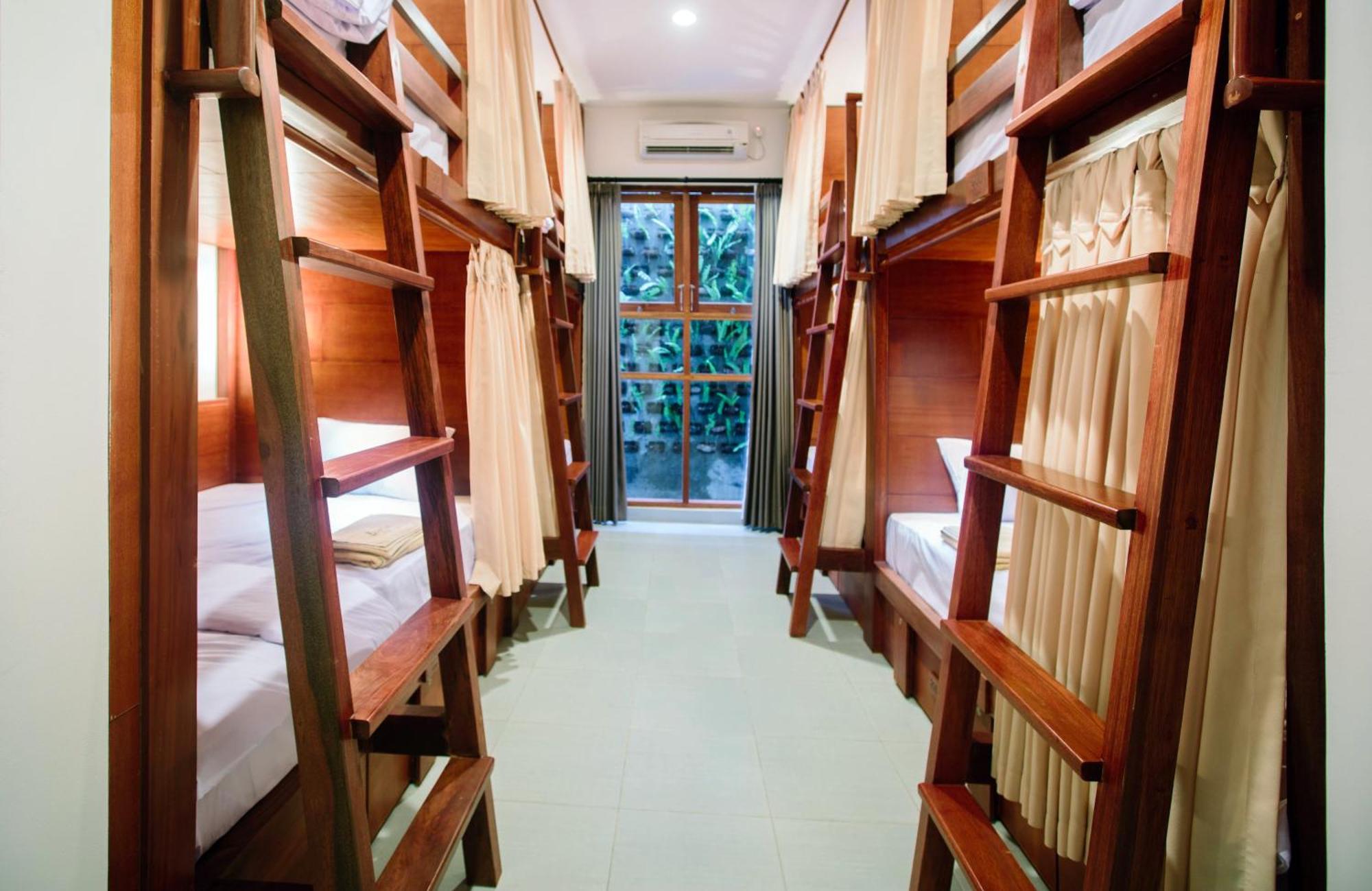 Pudak Sari Unizou Hostel Kuta Lombok Exterior foto