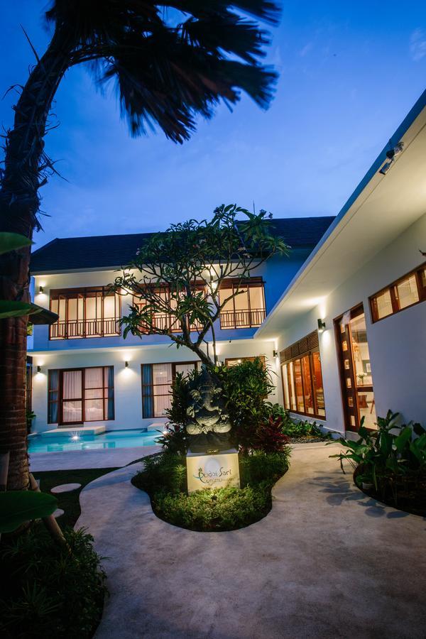 Pudak Sari Unizou Hostel Kuta Lombok Exterior foto